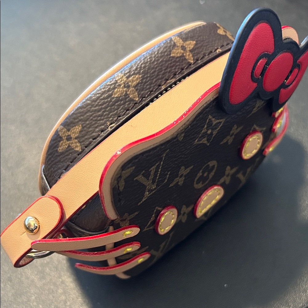 New Upcycled LV Hello Kitty Bag with Gold Chain - Picture 3 of 4